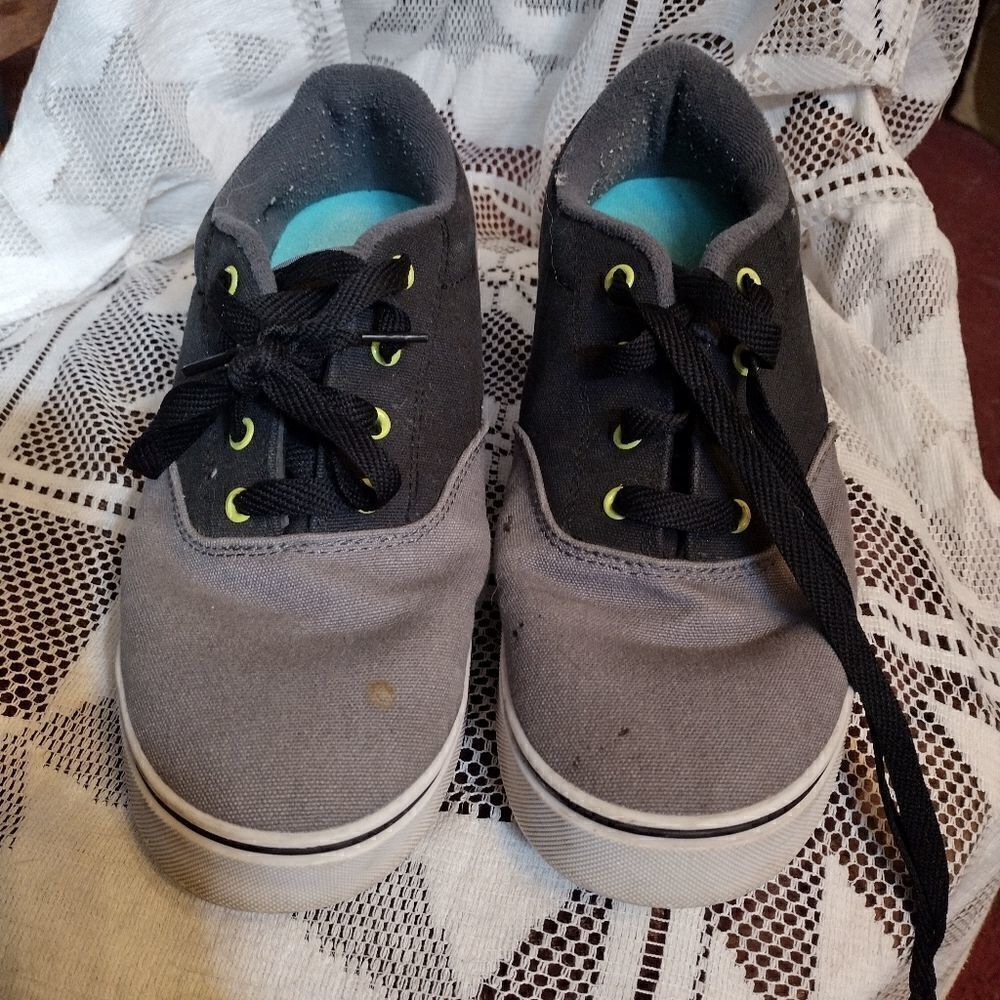 Heelys shoes 